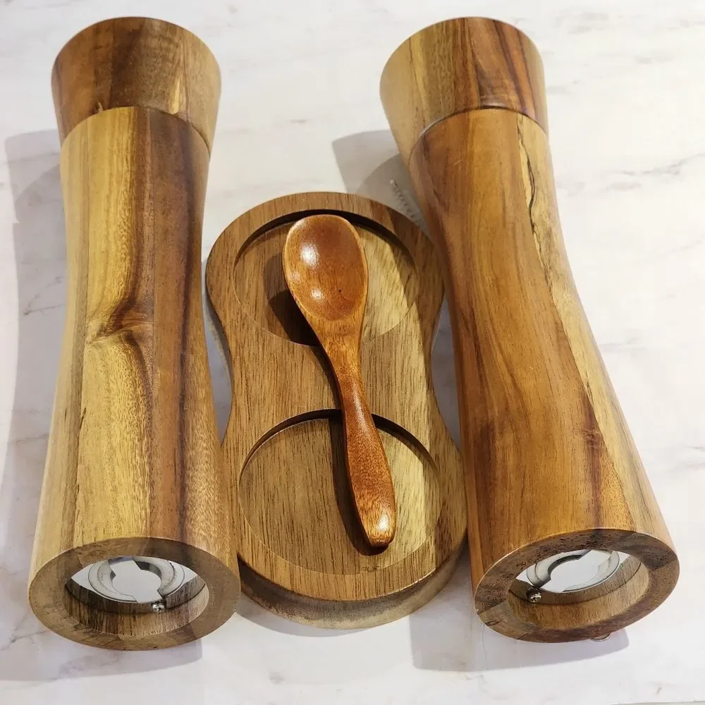 Wooden Salt and Pepper Grinder Set‎ Salt and pepper shaker